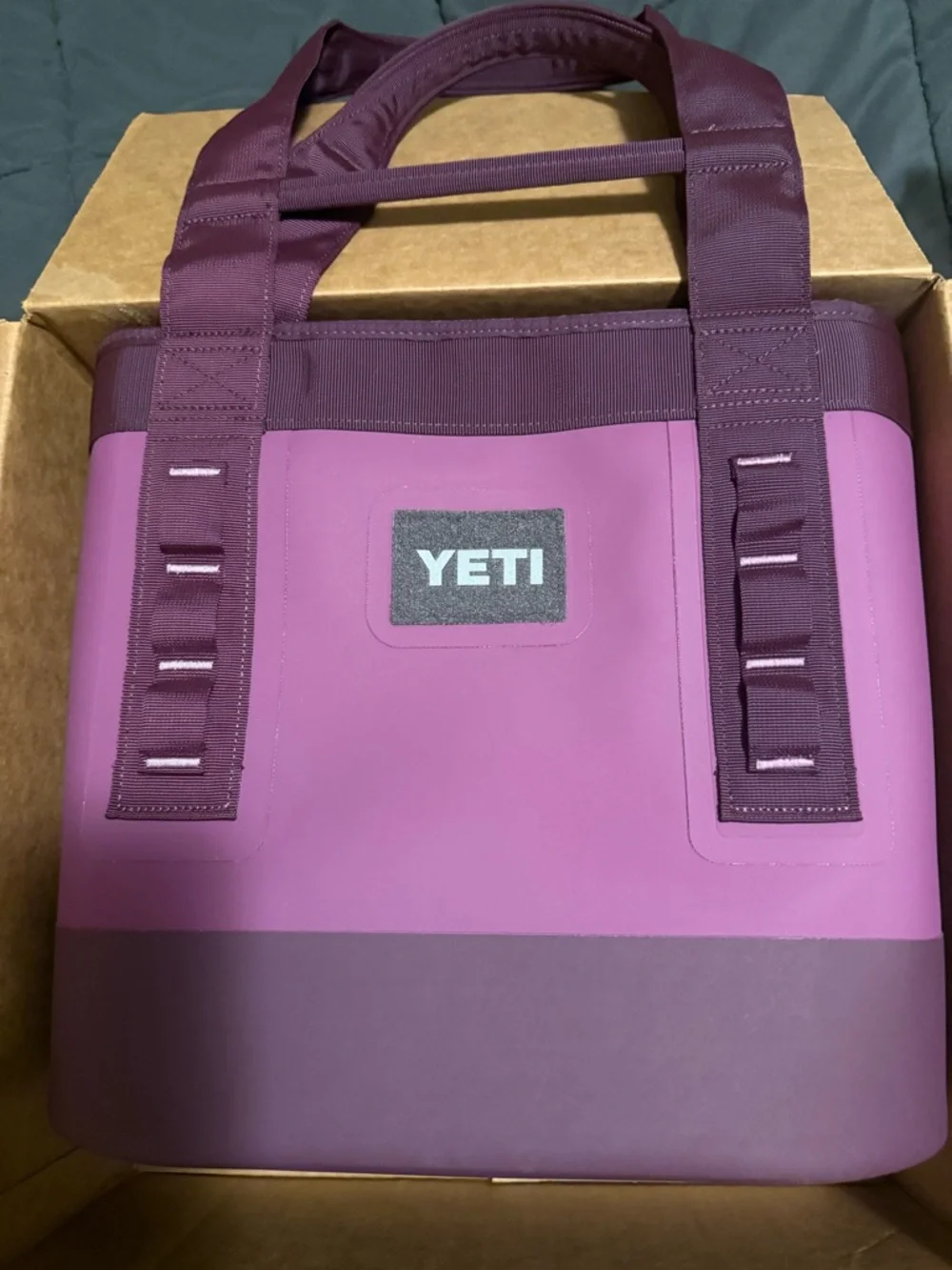 YETI Camino 20 Nordic purple rare new without tags - Picture 3 of 5